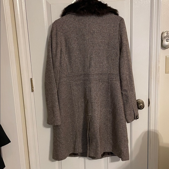 Long Dress Coat With Fur - Picture 4 of 4